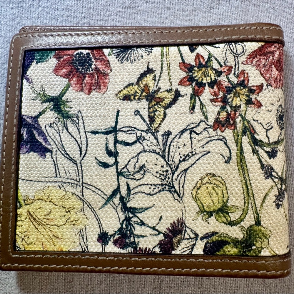 Gucci Men’s Bi-fold Leather Wallet in Khaki, Wrapped with Floral Printed Canvas - Picture 2 of 4